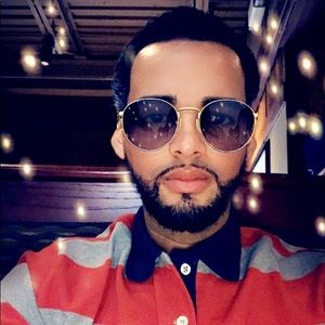 Meet your Posher, Emmanuel